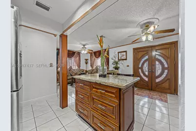 871 SE 5th, Hialeah, FL 33010 - Photo 9