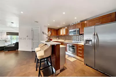 448 Ocean #302, Miami Beach, FL 33139 - Photo 3
