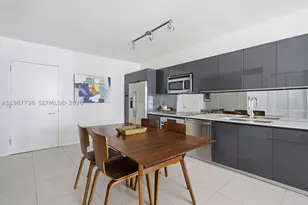 31 SE 6th, Miami, FL 33131 - Photo 11