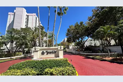 17021 N Bay #1015, Sunny Isles Beach, FL 33160 - Photo 3