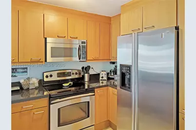 225 Collins #4J, Miami Beach, FL 33139 - Photo 5