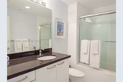 225 Collins #4J, Miami Beach, FL 33139 - Photo 7