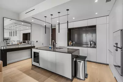300 Biscayne Boulevard #2605W, Miami, FL 33131 - Photo 7