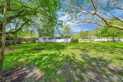 10705 SW 128th, Miami, FL 33176 - Photo 37