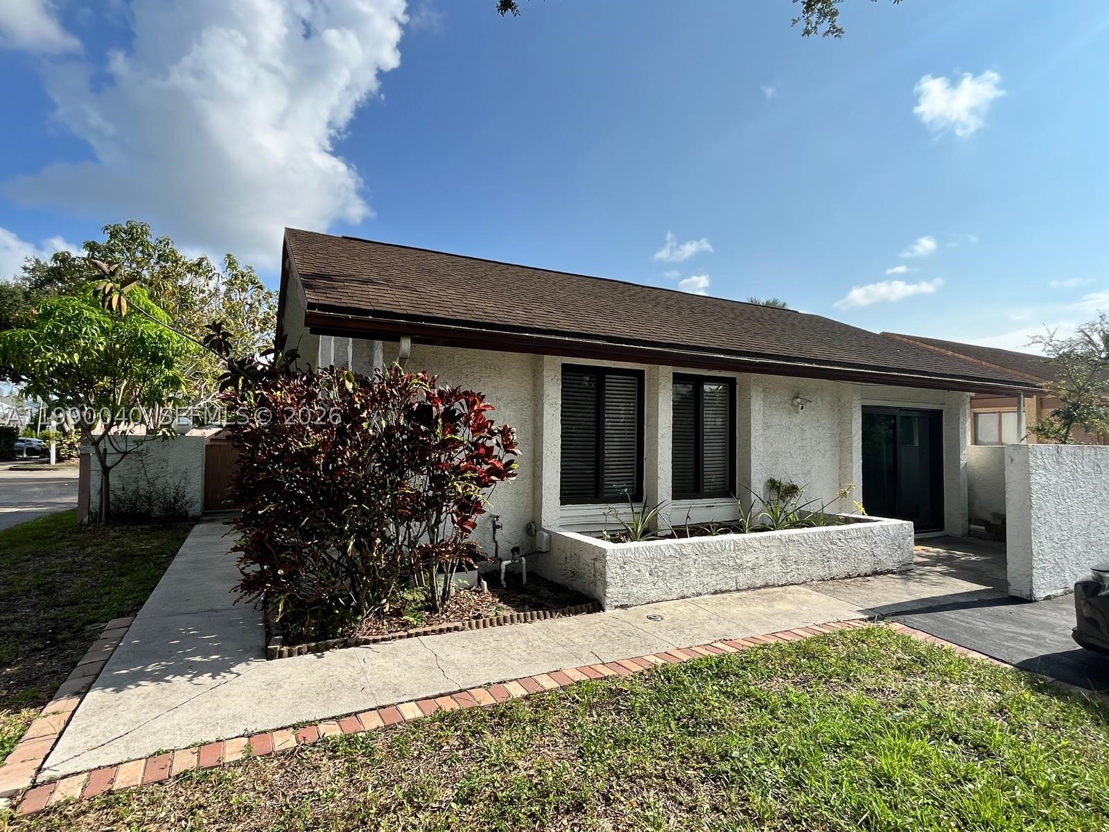 3931 SW 84th - 3931 SW 84th, Davie, FL 33328 Luxury Property | Jose Angel Pina