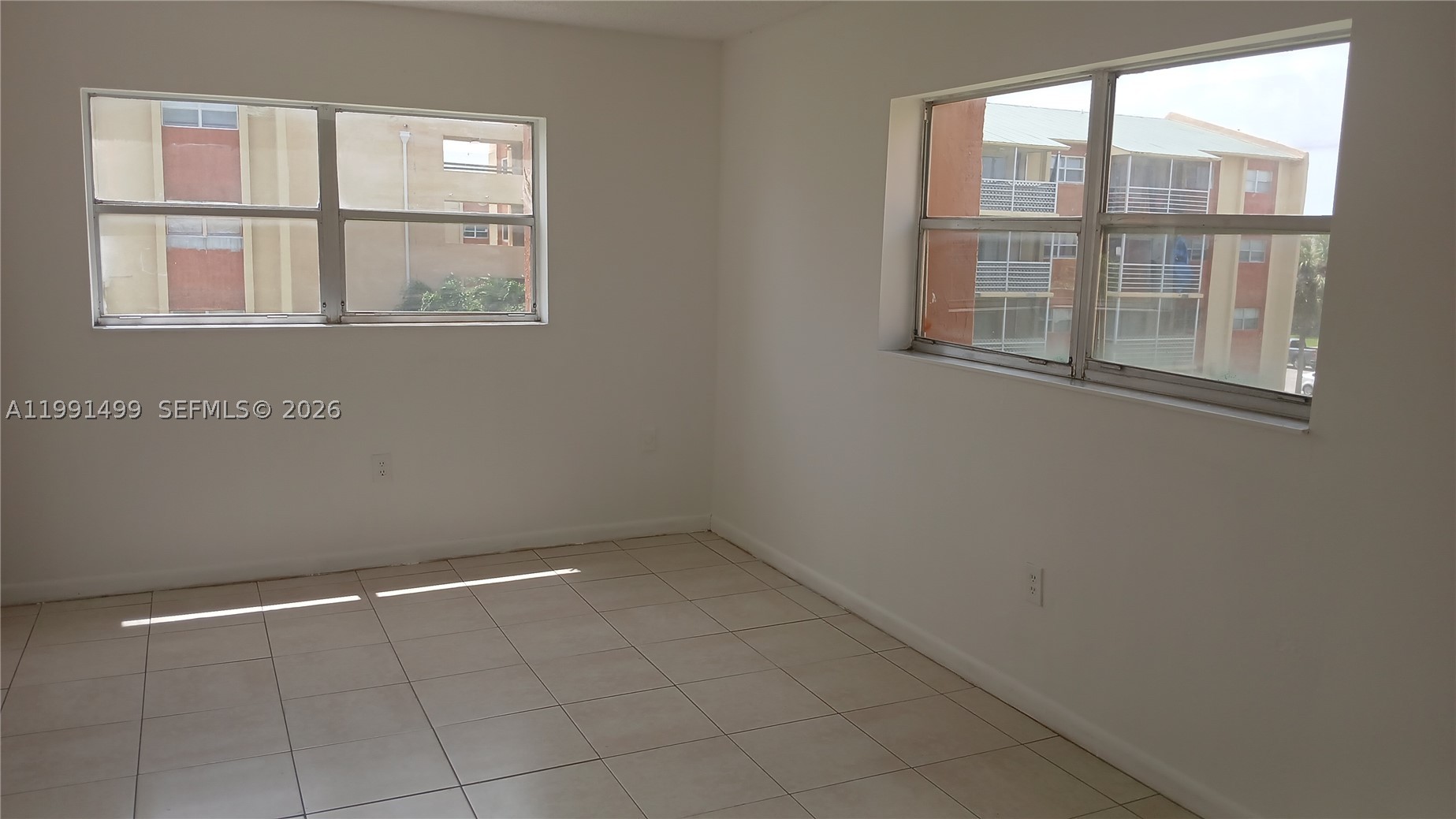 3610 NW 21st #313 - 3610 NW 21st #313, Lauderdale Lakes, FL 33311 Luxury Property | Jose Angel Pina