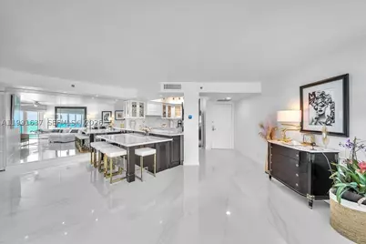 6767 Collins #1110, Miami Beach, FL 33141 - Photo 9