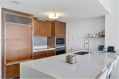 465 Brickell #3905, Miami, FL 33131 - Photo 3