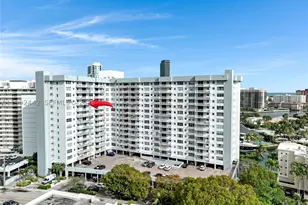 137 Golden Isles, Hallandale Beach, FL 33009 - Photo 25