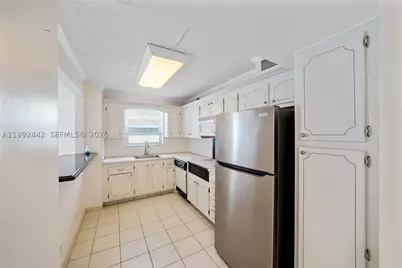 137 Golden Isles #1214, Hallandale Beach, FL 33009 - Photo 9