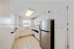 137 Golden Isles, Hallandale Beach, FL 33009 - Photo 9