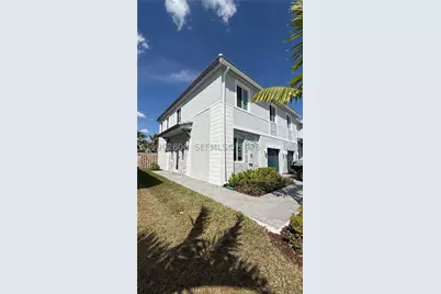679 SE 13th St, Homestead, FL 33034 - Photo 13