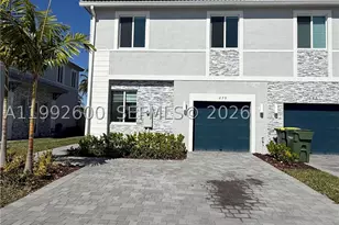 679 SE 13th St, Homestead, FL 33034 - Photo 1