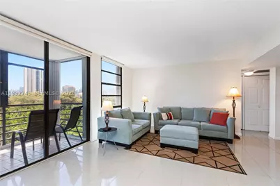 20400 W Country Club #605, Aventura, FL 33180 - Photo 25