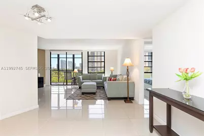 20400 W Country Club #605, Aventura, FL 33180 - Photo 21