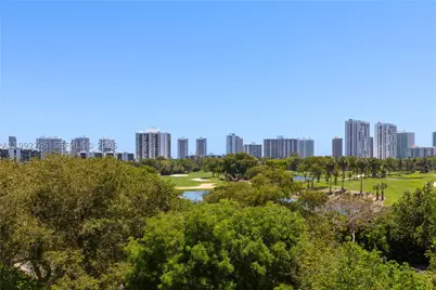 20400 W Country Club #605, Aventura, FL 33180 - Photo 3
