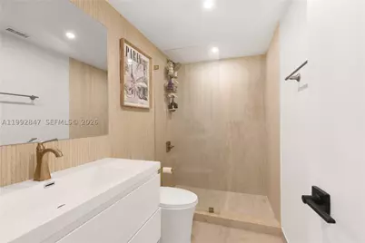 5161 Collins #410, Miami Beach, FL 33140 - Photo 9