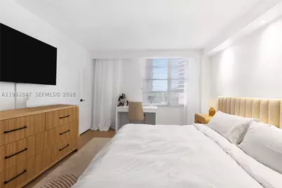 5161 Collins #410, Miami Beach, FL 33140 - Photo 5