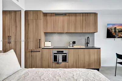 121 NE 5th #1404, Miami, FL 33132 - Photo 3