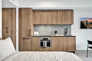 121 NE 5th, Miami, FL 33132 - Photo 3