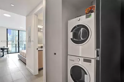 121 NE 5th #1404, Miami, FL 33132 - Photo 17