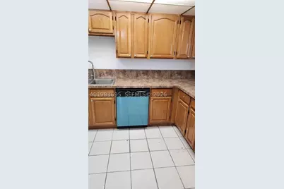 10000 NW 80th #2415, Hialeah Gardens, FL 33016 - Photo 5