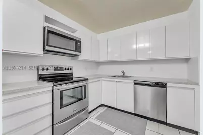 2500 Parkview #1418, Hallandale Beach, FL 33009 - Photo 7