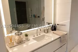 300 Biscayne Blvd, Miami, FL 33131 - Photo 17