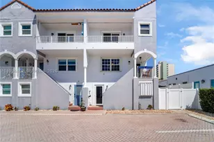 335 Virginia, Hollywood, FL 33019 - Photo 3