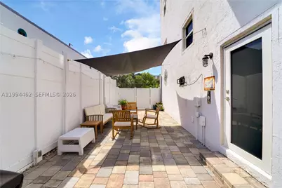 335 Virginia, Hollywood, FL 33019 - Photo 31