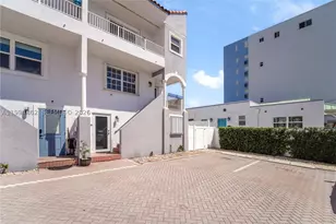 335 Virginia, Hollywood, FL 33019 - Photo 35