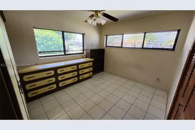 6241 NW 110th, Hialeah, FL 33012 - Photo 11