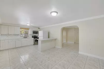 674 W 23rd, Hialeah, FL 33010 - Photo 11