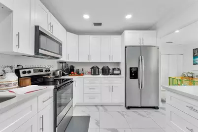 8820 SW 27th, Miami, FL 33165 - Photo 9