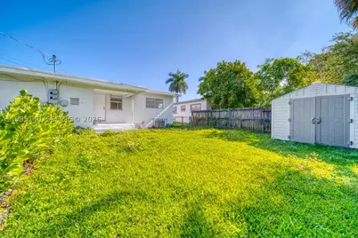 1340 NW 102nd, Miami, FL 33147 - Photo 25