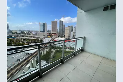 90 SW 3rd #1809, Miami, FL 33130 - Photo 5