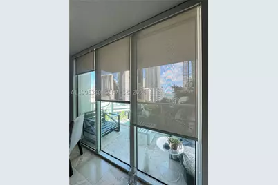 31 SE 5th #1402, Miami, FL 33131 - Photo 3