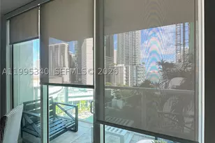 31 SE 5th, Miami, FL 33131 - Photo 3