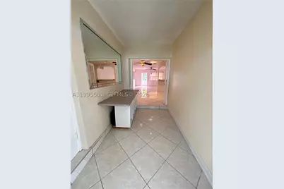 839 S Highland #Right, Hollywood, FL 33021 - Photo 21