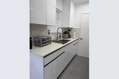 821 NE 6th #2, Hallandale Beach, FL 33009 - Photo 3