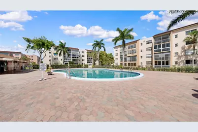 2861 Somerset #301, Lauderdale Lakes, FL 33311 - Photo 35