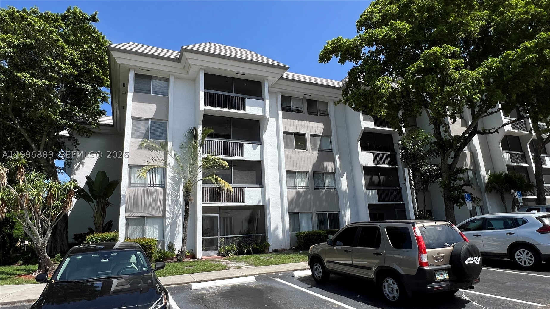 711 N Pine Island #211 main architectural view