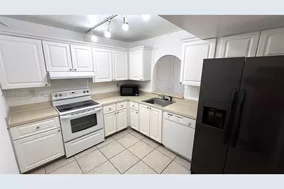 711 N Pine Island #211, Plantation, FL 33324 - Photo 5