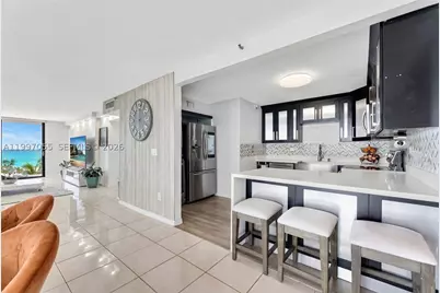 6061 Collins #5F, Miami Beach, FL 33140 - Photo 5