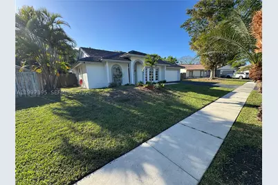 427 SW 169th, Weston, FL 33326 - Photo 3