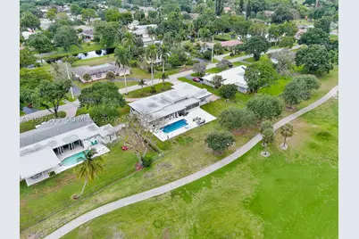 621 E Tropical, Plantation, FL 33317 - Photo 43