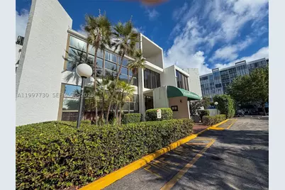 1000 Parkview #531, Hallandale Beach, FL 33009 - Photo 31