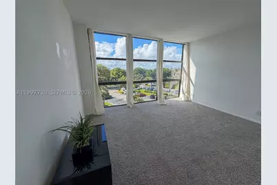 1000 Parkview #531, Hallandale Beach, FL 33009 - Photo 17