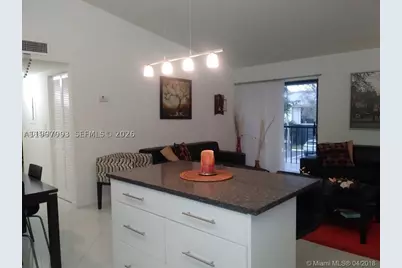 907 NE 199th #204, Miami, FL 33179 - Photo 11