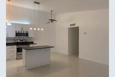 907 NE 199th #204, Miami, FL 33179 - Photo 9